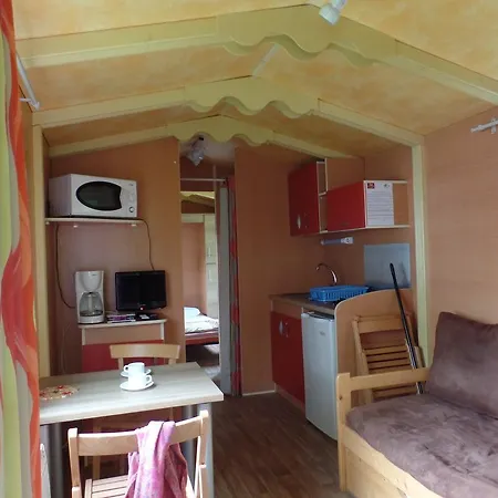 Camping Le Renom Campsite Vonnas